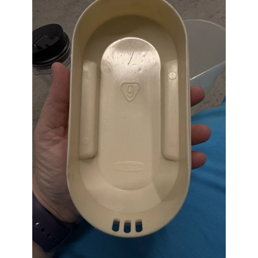 Rubbermaid vintage servin